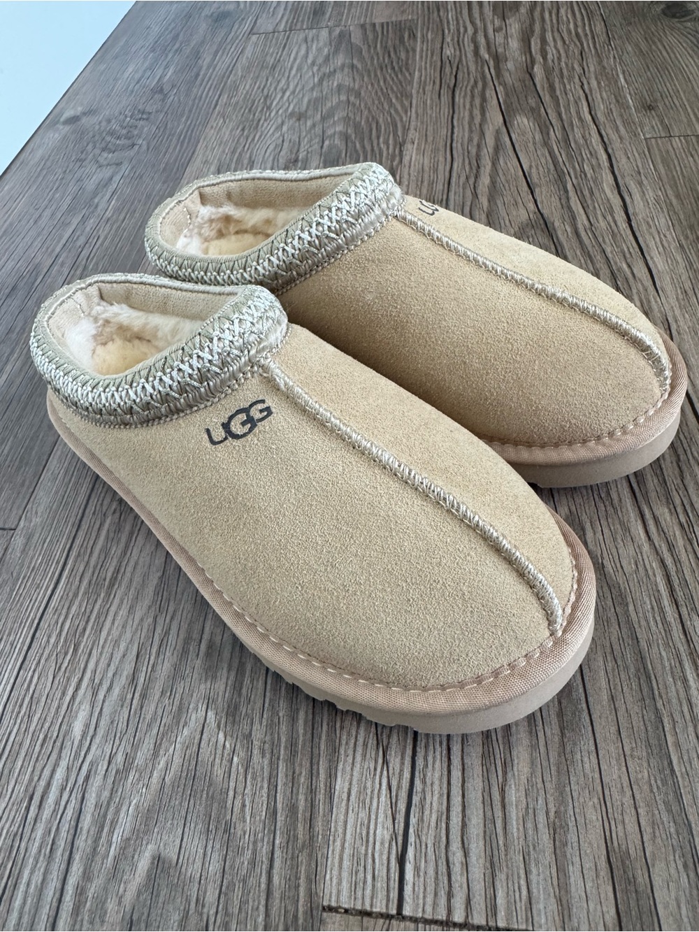 Cozy Suede Mule Slippers in Sand Color Size 5